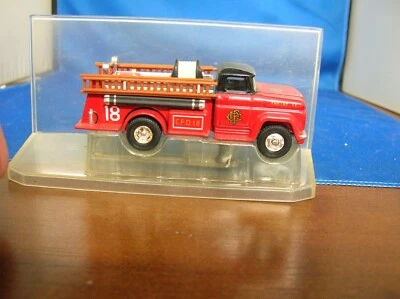 Corgi CS90009 GMC Fire Pumper-Chicago F.D.,showcase display series #2 - Image 1 of 4