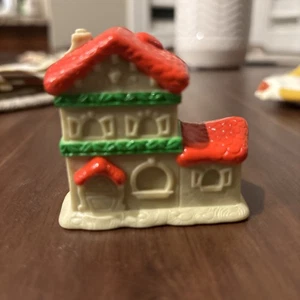 RARE Vintage Strawberry Shortcake Berry Happy Home Attic Piece Mini Dollhouse 2" - Bild 1 von 8