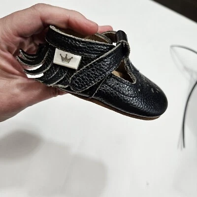 Liv and Leo Bebé Niña Zapatos Negro Gancho Lazo Cierre Fri Correa Flecos Mes 0-6 Foto 1 de 4