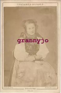 Fotografía de gabinete de Suiza de la década de 1890 por T Richard. # 60 Disfraz de distrito de Soleure - Imagen 1 de 2