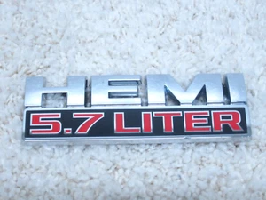 2013 - 2018 DODGE RAM 5.7L OEM L / R FRONT FENDER EMBLEM BADGE 68149700AA #B-2 - Bild 1 von 2