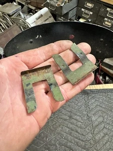 1961 1962 1963 1964 1965 Lincoln Continental Door Lock Retainers Keeper Clips 2 - Picture 1 of 6