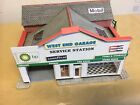 OO/HO SCALE GARAGE COMPLETE WITH FIGURES AND SEATS