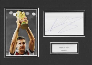 Miroslav Klose - Alemania y Bayern Munich - Montaje A4 firmado - Imagen 1 de 1