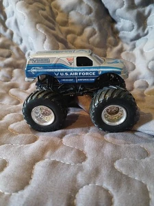 Monster Jam Monster Truck US Air Force - Foto 1 di 6