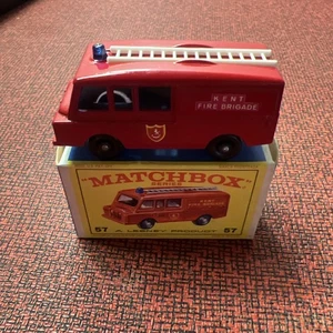 Vintage Matchbox Lesney Land Rover Fire Truck Kent Fire Brigade No 57 W/ Box - Picture 1 of 23