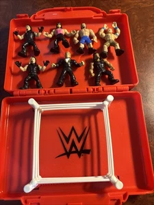 Estuche WWE PORTÁTIL MINI ANILLO PODEROSO MINIS 7 FIGURAS - Propiedad de un adulto - Imagen 1 de 10