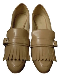 Nine West loafers Classy Patent Beige Tan kiltie Buckle .75" Heel sz 6 EUC Retro - Picture 1 of 11