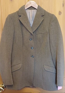 CHAQUETA 36" PECHO ADULTO GUARDIANES VERDE TWEED ROSETA COMPETICIÓN SHOW - Imagen 1 de 15