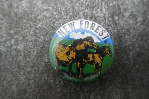 New Forest Pin Badge Button (L4B) - Picture 1 of 2