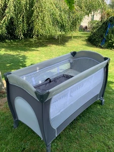 Hauck Dream Play Kinderreisebett mit Wickelauflage grau - Bild 1 von 3