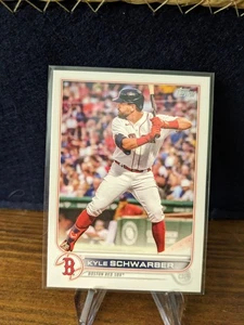 2022 Topps Serie 1 - Variación de imagen Kyle Schwarber #216 Caminando con murciélagos SP - Imagen 1 de 2