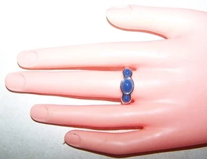 Lia Sophia blauer Cabochon Stein Trio & silberfarbener Ring 3 Steine signiert Größe 9 - Bild 1 von 6