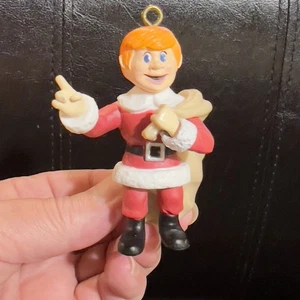 "Papá Noel está llegando a la ciudad KRIS KRINGLE adorno clásico dibujos animados navideños 3""" - Imagen 1 de 7