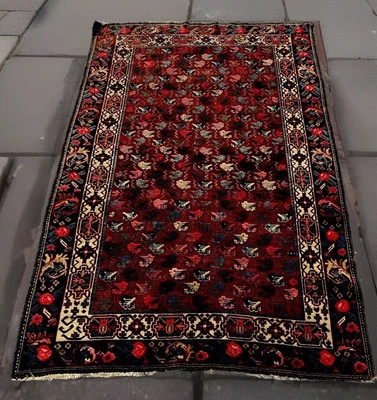 Beautiful 4 X 6 Caucasian Antique  Rug Rare All Veg Dye Carnation Profile Design - Image 1 of 4