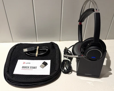 Poly Plantronics Voyager Focus UC Wireless headset, USB Charge Stand +BT600 - Image 1 of 4