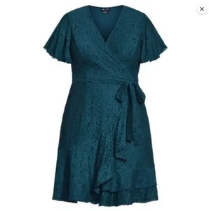 Vestido City Chic Sweet Love Encaje verde azulado talla 16 - Imagen 1 de 4