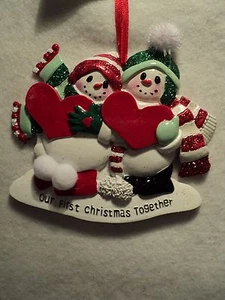 KSA "OUR 1ST CHRISTMAS TOGETHER ~ SNOW COUPLE" Ornament ~ NEU - Bild 1 von 2