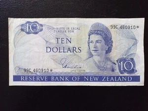 New Zealand 10 dollars, 1977, Hardie star (replacement) note P#166d - Picture 1 of 9
