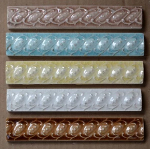 5 ENGLAND - ANTIQUE ART NOUVEAU MAJOLICA BORDER TILE C1900 - Picture 1 of 3