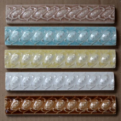 5 ENGLAND - ANTIQUE ART NOUVEAU MAJOLICA BORDER TILE C1900 - Image 1 of 3