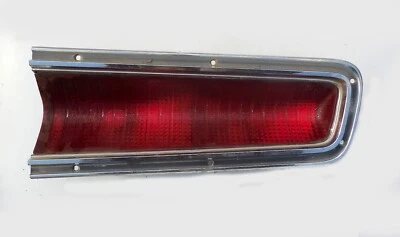 1967 DODGE POLARA И MONACO УНИВЕРСАЛ ЗАДНИЙ ФОНАРЬ В СБОРЕ ПАССАЖИРСКОЙ СТОРОНЕ - Изображение 1 из 2