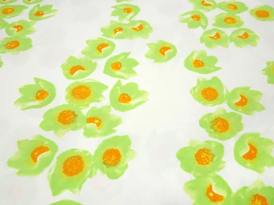Stoff Viskose Jersey mit Blumen Blüten Design weiß grün orange Kleiderstoff - Bild 1 von 4