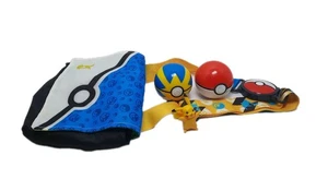Pokemon Clip N Go Bandolier Konvolut: Tasche, 2 Bälle und Pikachu Figur - Bild 1 von 19