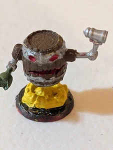 Monstruo de barril miniatura D&D pintado a mano 3/4" de alto 1" de ancho - Base personalizada - Imagen 1 de 5
