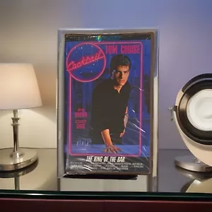 Cocktail - The King of the Bar VHS FSK16 Touchstone 100Min. Softbox 1995 VHS - Bild 1 von 6