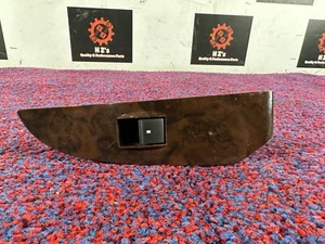 Interruptor bisel puerta trasera derecha cadillac escalade 6,2 L 2007-2008 fabricante de equipos originales - Imagen 1 de 4