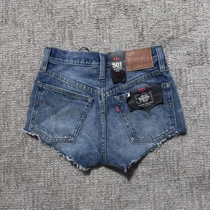 Pantaloncini Levis 501 Premium Denim Donna Taglia 24 Bottoni Fly Big E Nuovi Con E E - Foto 1 di 9
