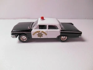CALIFORNIA HIGHWAY PATROL 1961 FORD GALAXIE 500 POLICE CAR BY JOHNNY LIGHTNING - Picture 1 of 4