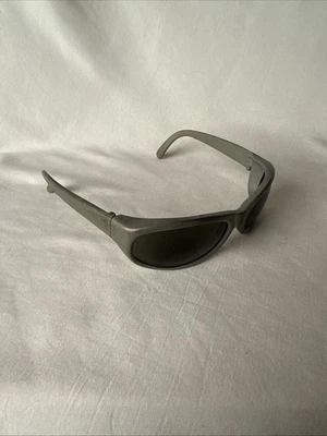 Gafas de sol grises envolventes Vuarnet pouillox de colección años 80 90 hechas en Francia 21? Foto 1 de 4