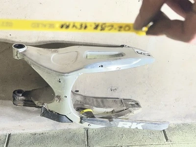 Honda CBR954RR 2002 a 2003 OEM brazo oscilante excelente estado Foto 1 de 4