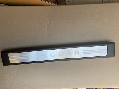 09-15 Jaguar XF porta dianteira direita do passageiro arranhão placa de piso acabamento fabricante de equipamento original destro - Imagem 1 de 4