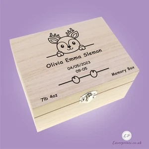 Caja de recuerdo de bautizo personalizada hecha a mano bebé niños almacenamiento de regalos de madera - Imagen 1 de 13