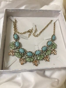 COLLAR TURQUESA MULTICOLOR CRISTAL FLORAL DECLARACIÓN DE COLECCIÓN SKYLINE - Imagen 1 de 3