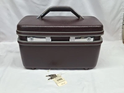 Vintage Samsonite Sentry II Burgundy Vanity Train Makeup Case with 2 Keys - Image 1 of 4