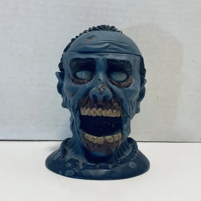Yahtzee Walking Dead Collector's Edition Dice Game Hasbro 2014 Zombie Head - Image 1 of 4