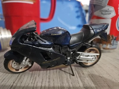 Kawasaki Ninja ZX-12R motocicleta escala 1:18 diecast réplica de Maisto Toy Foto 1 de 3