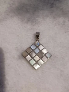925 Sterling Silver And Mother Of Pearl Square Pendant Not Scrap - Picture 1 of 3