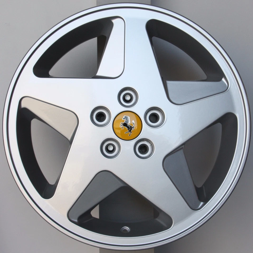 1 CERCHIO FERRARI F 348 ORIGINALE 9 X 17 " DESTRO 136547 NUOVO SILVER - Immagine 1 di 1