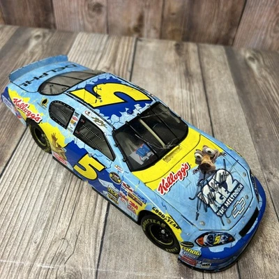 Kyle Busch #5 Kelloggs Ice Age 2 Acción Diecast 1:24 Capucha Autografiada - Sin Caja Foto 1 de 4