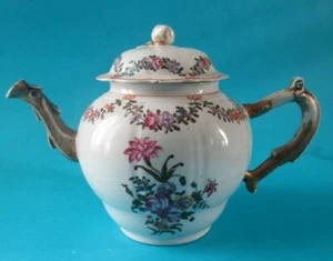 THEIERE CHINOISE EN PORCELAINE DECOR FLORAL teapot Qianlong period 18 th century - Picture 1 of 12