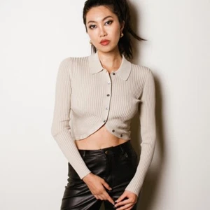 Women's Cream Crop-top - Picture 1 of 4
