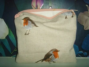 27cm x 20cm REISSVERSCHLUSS TASCHE IN ROBIN VOGELDRUCK LEINEN STOFF GEFÜTTERT GESCHENK beige - Bild 1 von 2