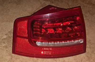 *TESTED* 2008-2010 Audi A8 S8  Sedan LED Tail Light Outer Driver Left Side 2009 - Изображение 1 из 4