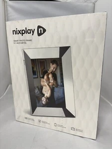 Nixplay Smart Photo Frame 9.7 inch Metal - 2K Ultra Resolution - Picture 1 of 2