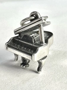 Dije o colgante retirado de piano de cola 3D de plata esterlina 925 James Avery - Imagen 1 de 7